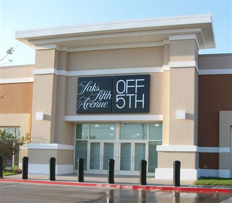 saks fifth outlet locations